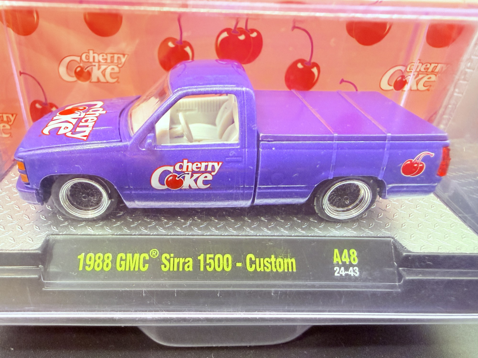 VOITURE MODÈLE RÉDUIT - DIE-CAST - 1:64 – Image 2